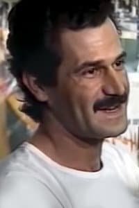 Mohamed Ali Allalou in Youcef ou la légende du septième dormant