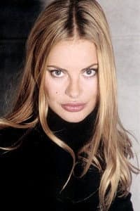 Xenia Seeberg in Freundschaften und andere Neurosen