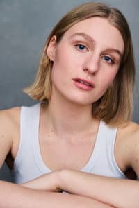 Sadie Everhart in Close Ties