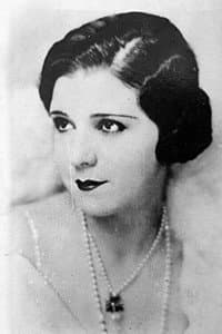 Natli Barr in Framed