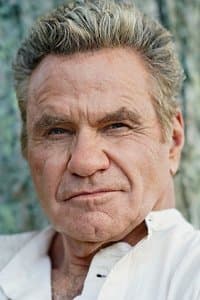 Martin Kove in Hyacinth