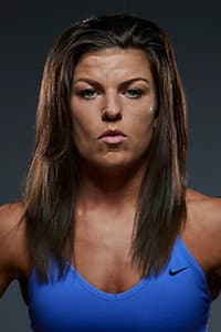 Kirstie Bavington in Natasha Jonas vs. Lauren Price