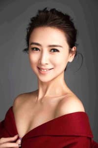 Yvonne Yung Hung in Man Qing Jin Gong Qi An