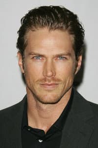 Jason Lewis in Lucifer