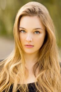 Chloé Booyens in Noor