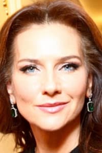 Elena Sever in Дом ходуном