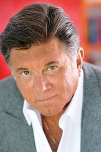 Larry Manetti in Hijack