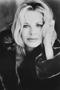 Roberta Leighton in Covergirl
