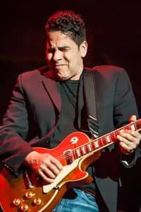 Chris Rodrigues in Kenny Loggins - Outside From the Redwoods
