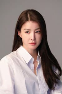 Lee Si-young in God's One Move