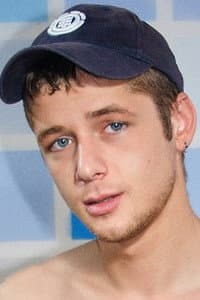 Damien Esco in 9 Inches to Enter