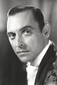 Tony D'Algy in La casa de las sonrisas