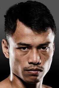 Sitthichai Sitsongpeenong in KNOCK OUT 68 KNOCKIN' ON THE WORLD