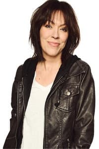 Michelle Tomlinson in Axe to Grind