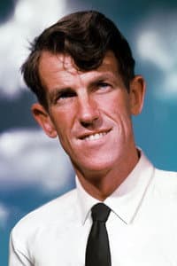 Edmund Hillary in Everest: The Mystery of Mallory and Irvine