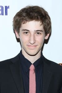 Noah Robbins in Newsworthy