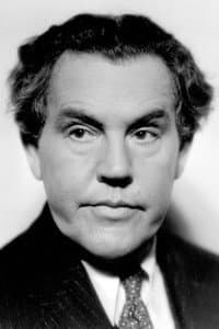Sidney Toler in Dark Hazard