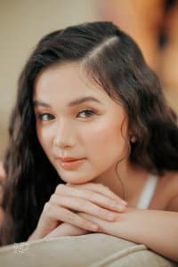 Sofia Pablo in Huwag Kang Titingin