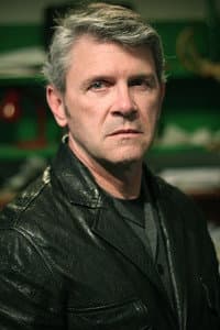 Luis Iglesia in Meñique y el espejo mágico