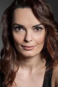 Melânia Gomes in 2 Duros de Roer