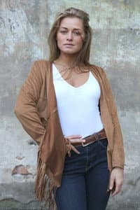 Laura Atelsone in Tu pārāk klusi runā