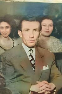 Muzaffer birtan in Yaşlı Gözler