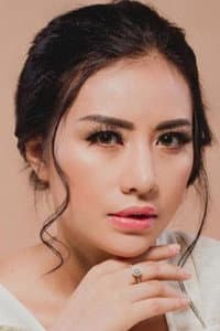 Shinta Bachir in Mati Muda di Pelukan Janda