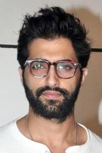 Akshay Oberoi in Mama's Boy