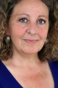 Jytte Kvinesdal in Til højre ved den gule hund