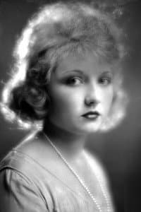 Eva Novak in Wolves of the North