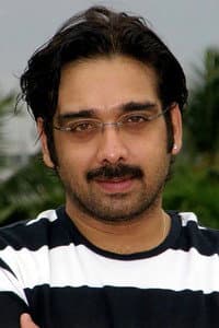 Vineeth Radhakrishnan in Queens! Destiny of Dance