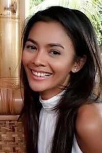 Ully Triani in Labuan Hati