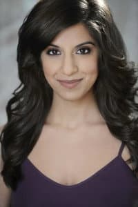 Farah Bala in Entre Nos