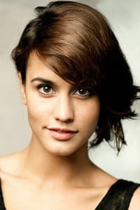 Megan Montaner in Por un puñado de besos