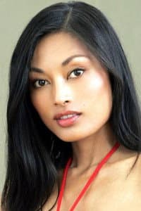 Kira Clavell in Sikat
