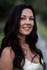 Amanda Shires in Jason Isbell - Live at House of Blues