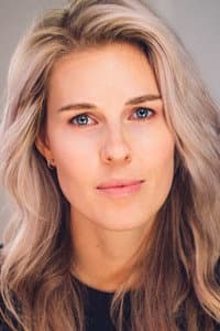 Robyn Paterson in Curry Munchers