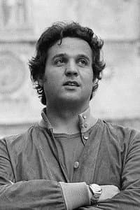 Renato Pozzetto in Ricchi, ricchissimi... praticamente in mutande