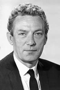 Peter Finch in No Love for Johnnie