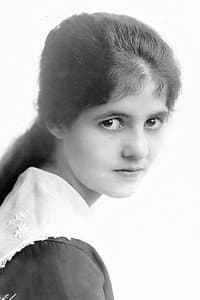Teddy Sampson in The Fox Woman