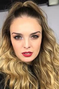 Florencia Otero in Yo sé lo que envenena