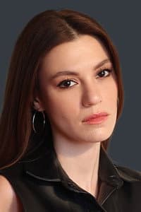 Yüsra Geyik in Mavi Mağara