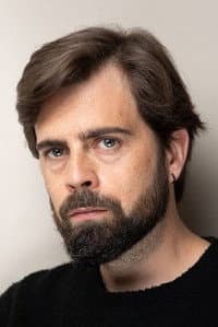 Alejandro Carro in Fragmentos de Brand