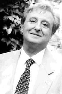 Gastone Pescucci in Peccati in famiglia