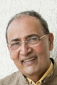 Yusuf Hussain in Crazy Cukkad Family