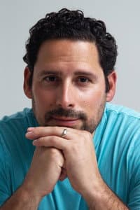 Pablo Bobadilla in Bonded