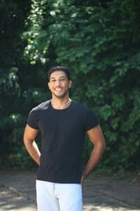 Gabriel Rejã in Três Sinais