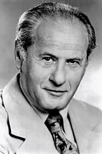 Eli Wallach in Uninvited