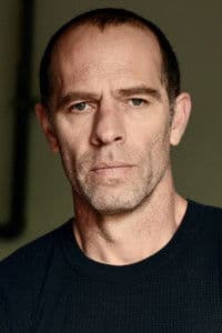 Neil Sandilands in Jakkalsdans