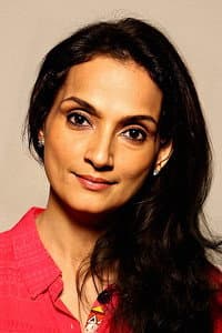 Rajeshwari Sachdev in Issaq